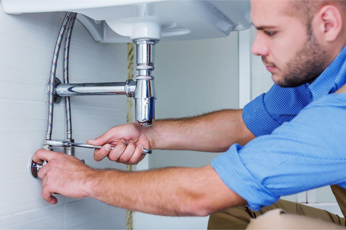 How to Become a Plumber: A Complete Guide